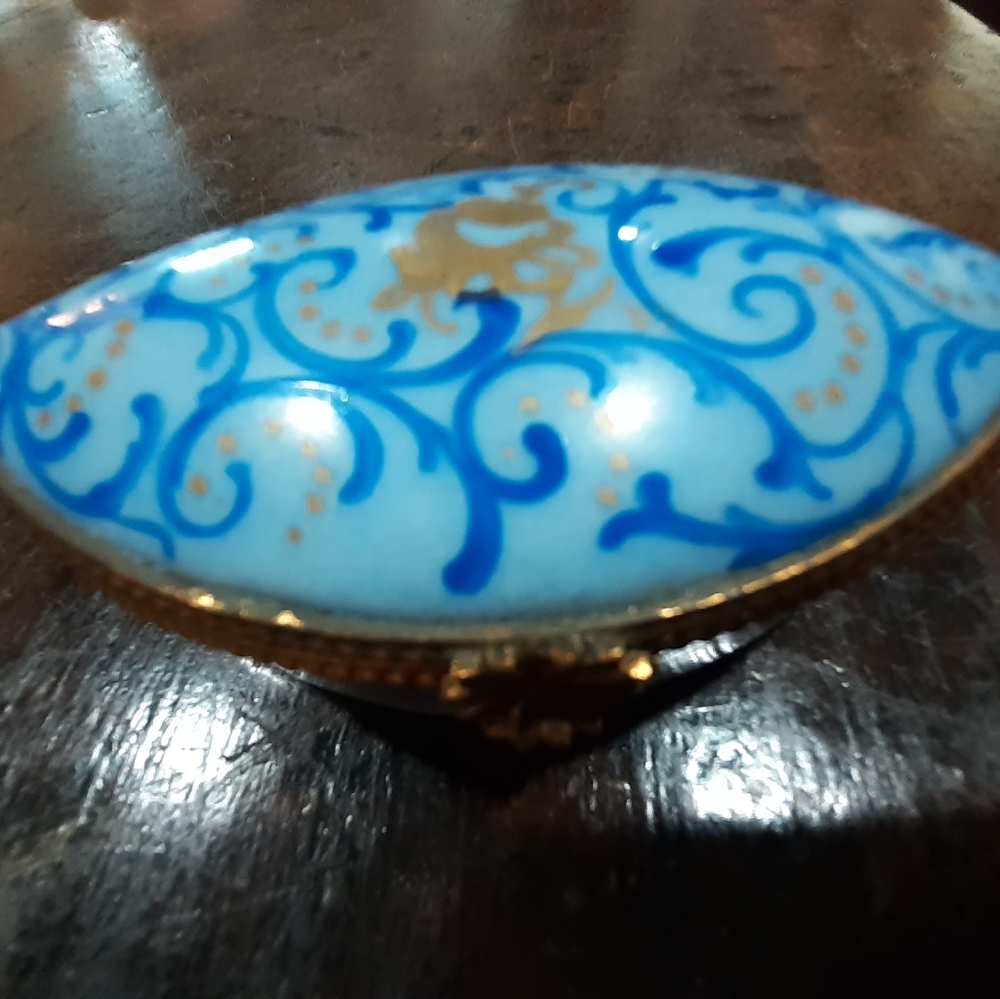 Vintage Limoges France Pill Trinket Box Blue with Swirl Pattern